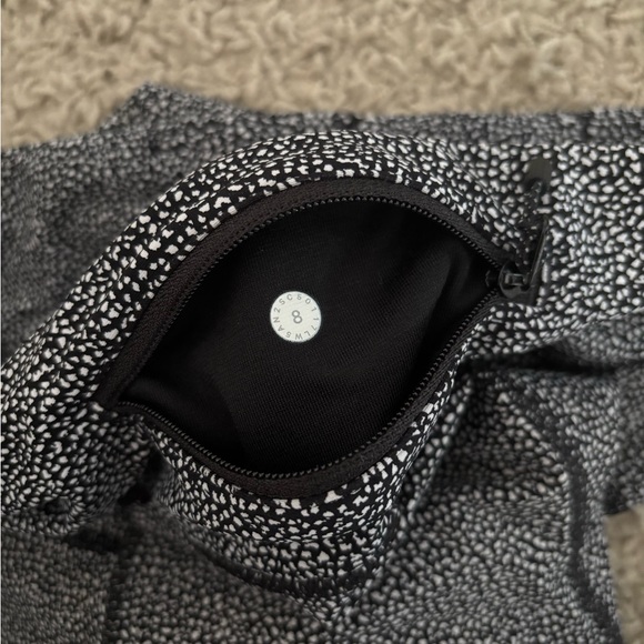 Lululemon Tight Stuff Tights - Picture 2 of 4